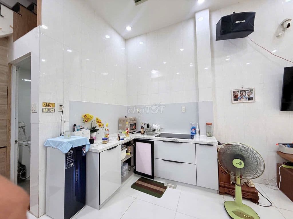 Nhà đẹp ngộp giá cực rẻ chỉ 3,85 tỷ còn thương lượng - Ảnh 2