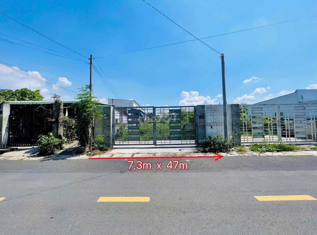 Đất Ngộp sát bên chợ Việt Kiều, DT: 7,3m x 47m (340m2)