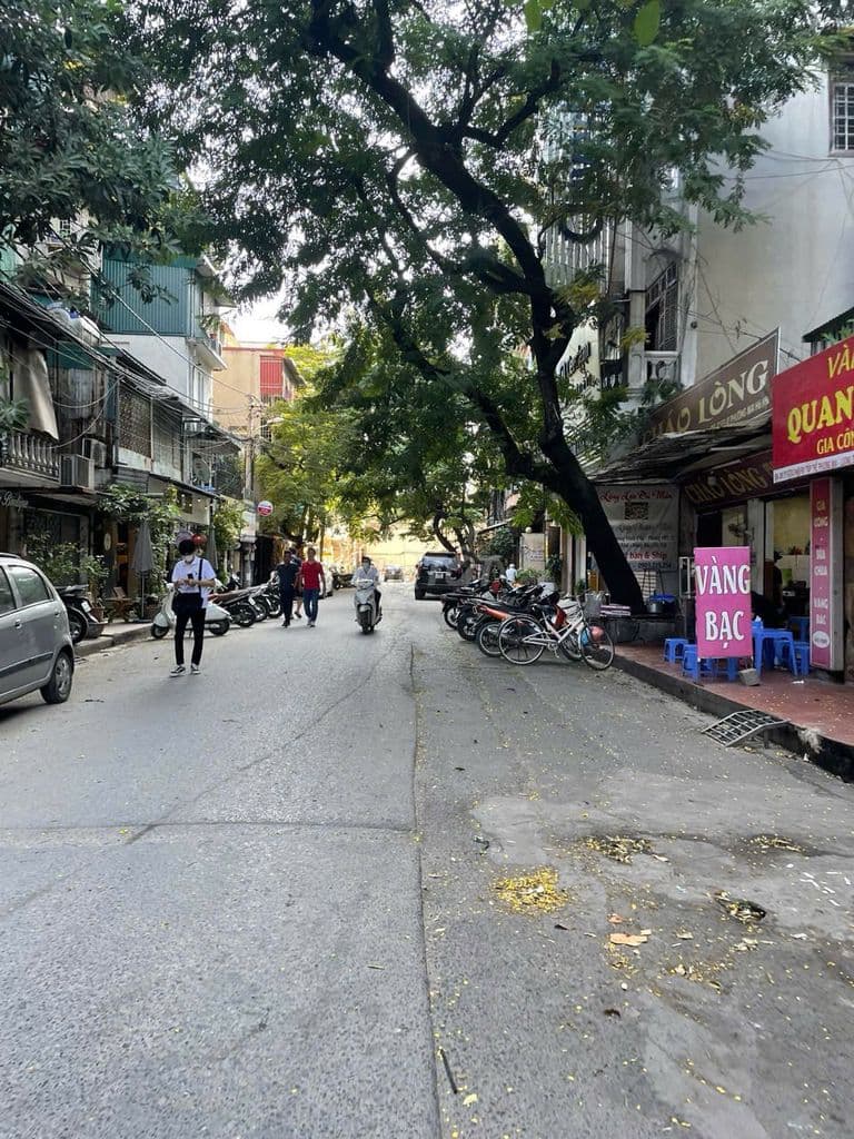 CC Bán nhà 3 tầng kiểu Biệt Thự 19 phố Liễu Giai diện tích 120m MT6,8m