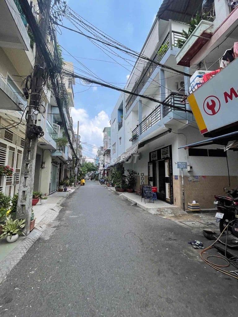 BÁN NHÀ 3 TẦNG KIÊN CỐ NGAY ĐẦM SEN - GIÁ CHỈ NHỈNH 3 TỶ