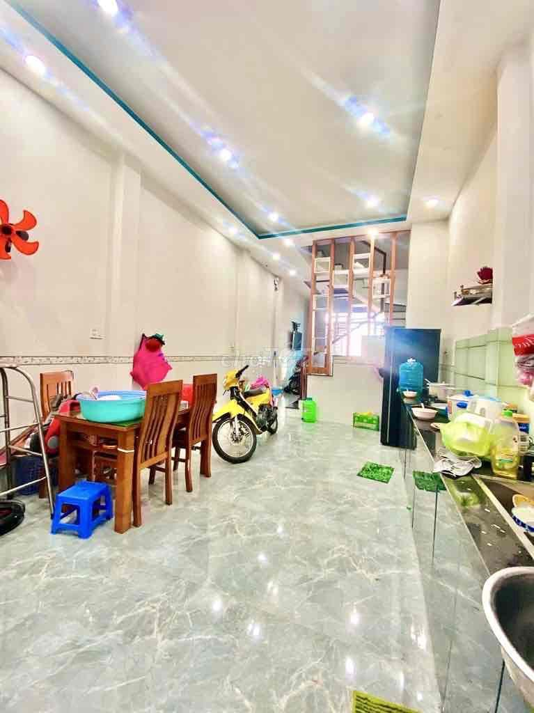 NHÀ 3 TẦNG 7.2 x 17M - CHỈ 6 TỶ CÒN BỚT. - Ảnh 2