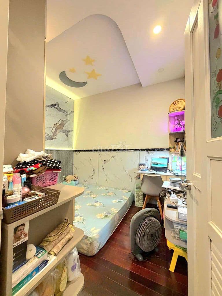 Bán nhà 3 tỷ 95 Quang Trung gần sân bay.