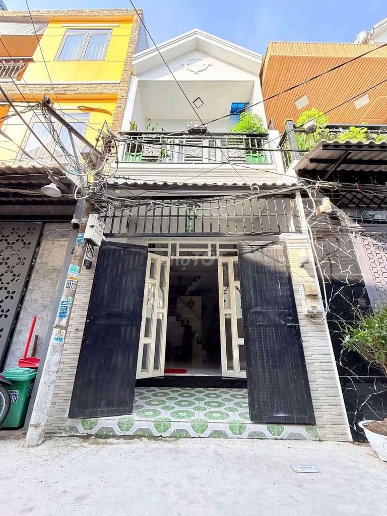 BÁN NHÀ HẺM 1982 HUỲNH TẤN PHÁT