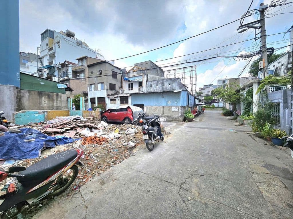 Đất góc 2MT trường chinh MT đường 8m , DT 120m2 giá: 7ty190tr