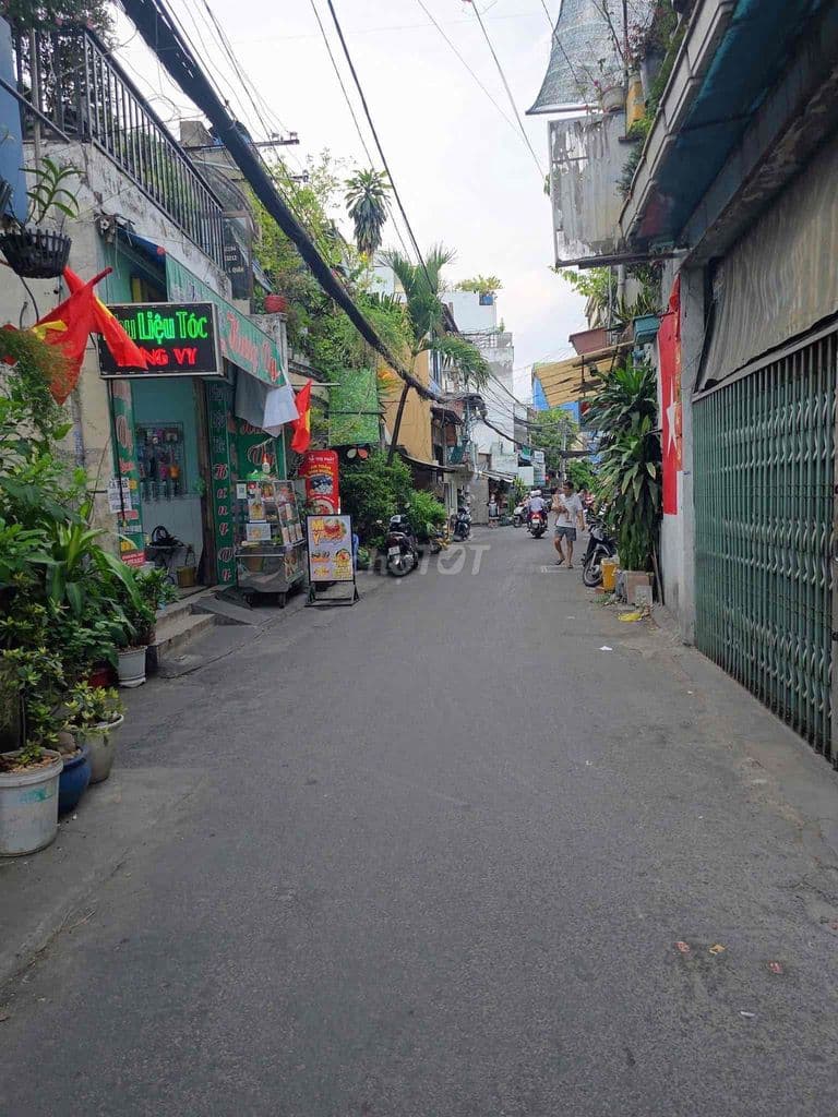 Hẻm Xe Hơi Tân Sơn Nhì