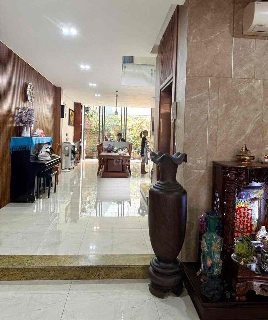 Mặt tiền P11 Tân Bình giáp Q10 Chỉ vài trăm mét Sang Xịn Đẹp thang may - Ảnh 2