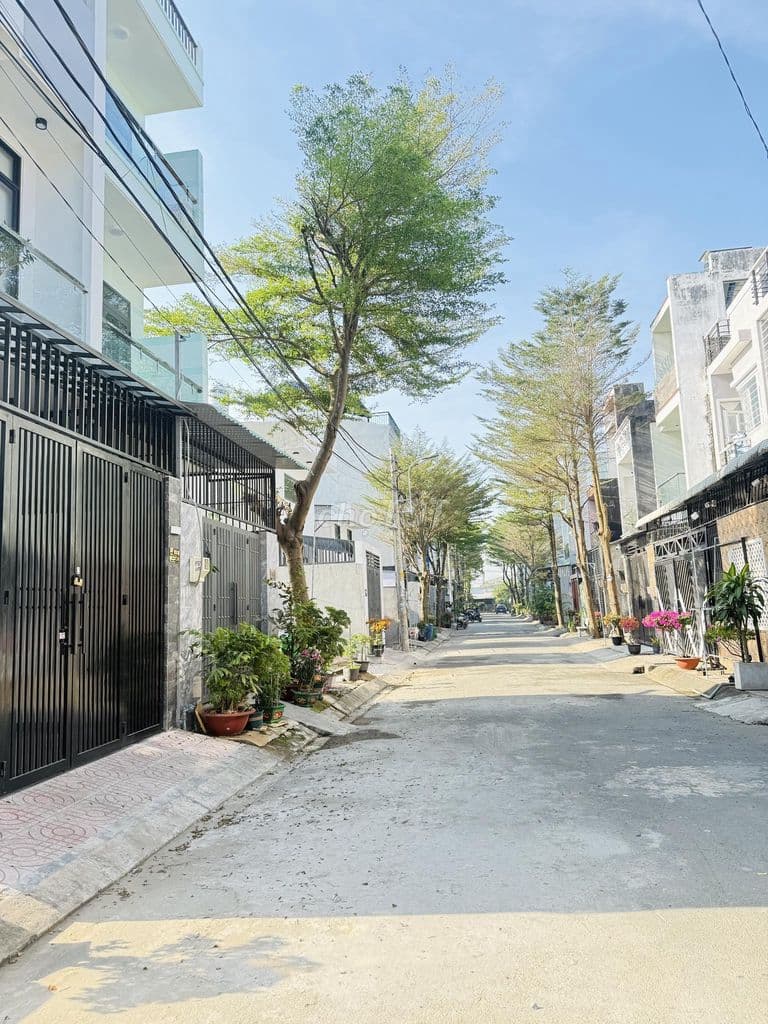 ĐẤT FULL THỔ 2 MẶT TIỀN, 4 TỶ 4 CÒN GIẢM, DÂN ĐÔNG KẾ KHU ĐÔ THỊ