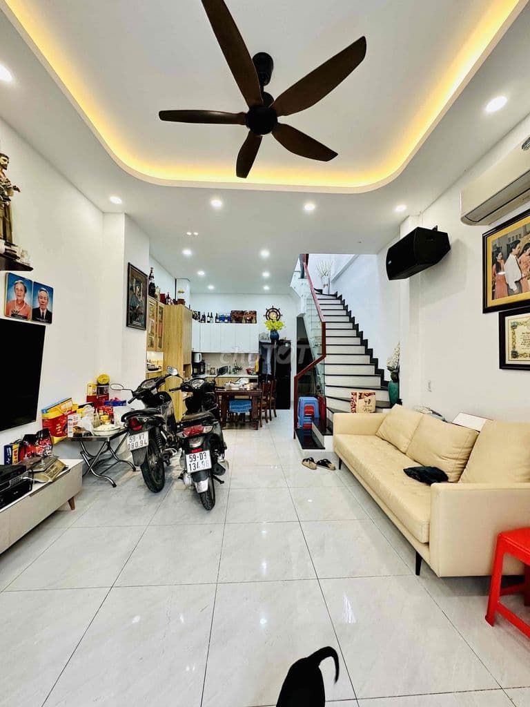 ĐƯỜNG XE HƠI, NHÀ 2 TẦNG 3PN, SÁT MẶT TIỀN, NGAY GÒ DẦU