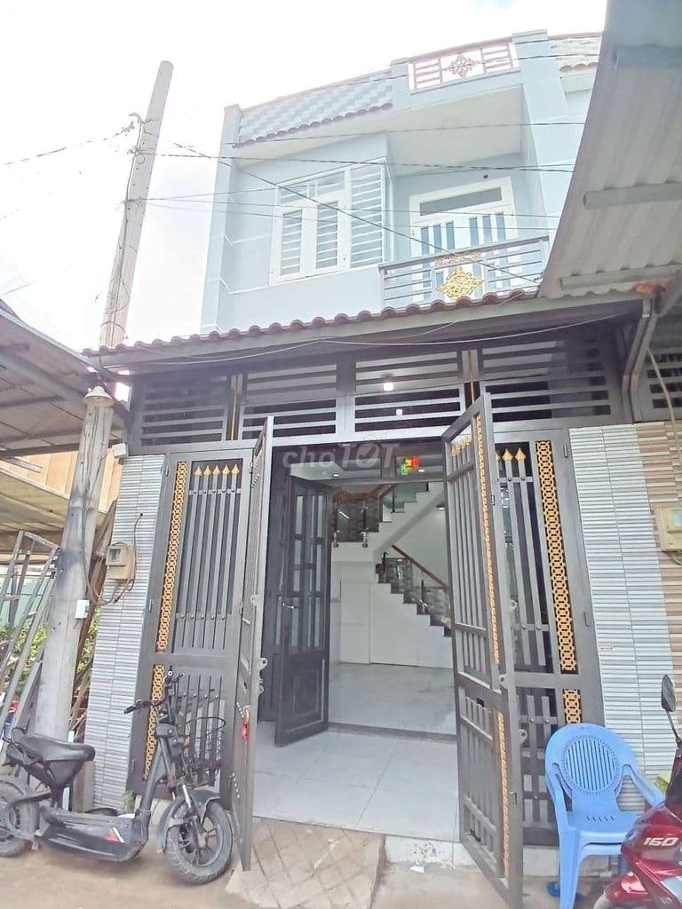 Bán nhà liên ấp 123 vào 2/ ngắn DT: 4*11m lầu suốt 2pn 2w đường 4m