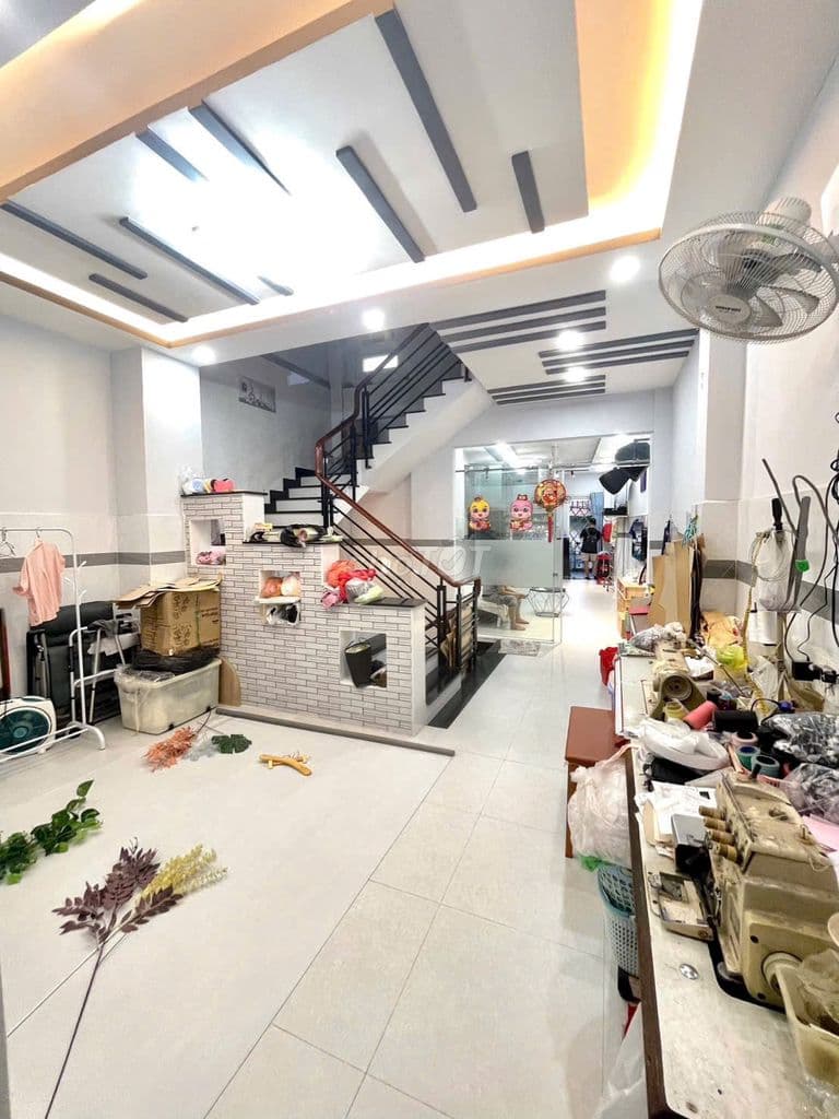 Bán Nhà Chính Chủ 4 Tầng , 92m2 , SHR , Hẻm 7m Giá 9.8 TỶ