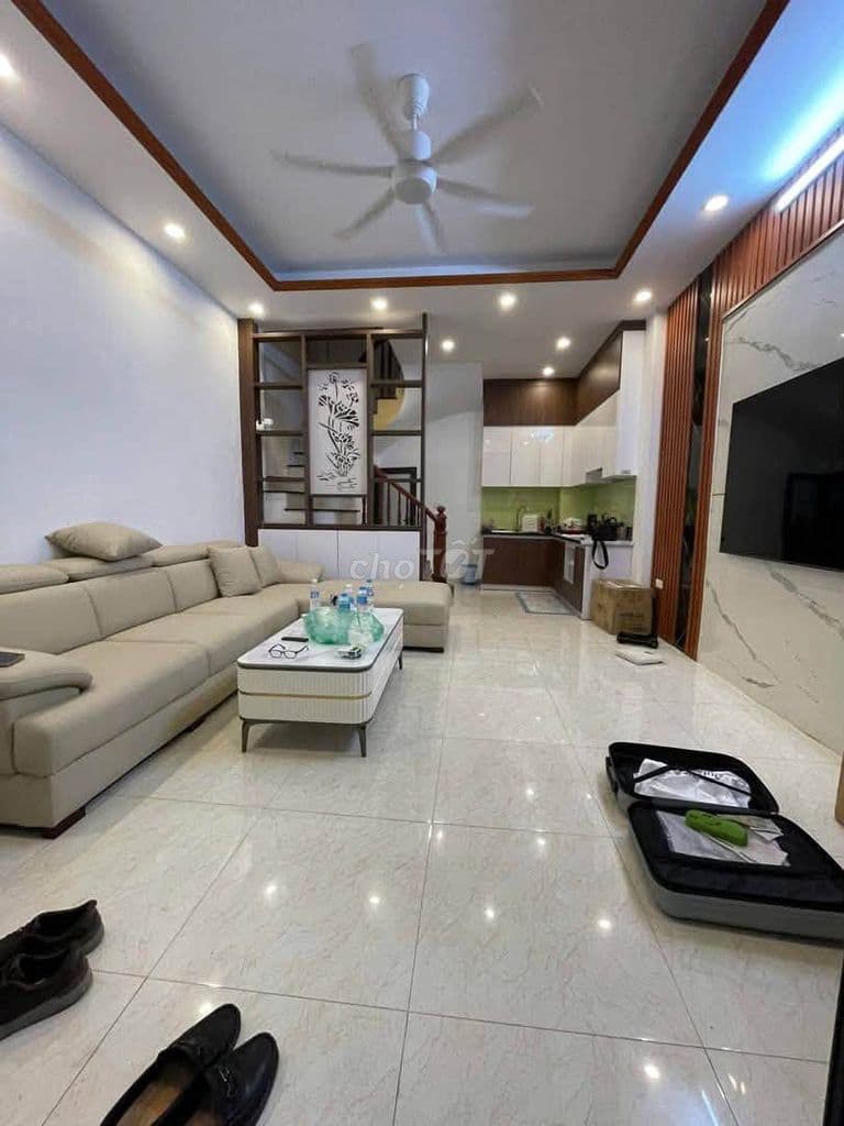 Tuyệt tác! Nhà Thái Thịnh mặt ngõ kd, 2 thoáng, ngõ thông, ở ngay 43m2