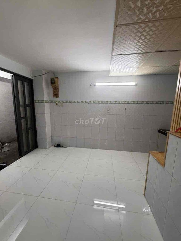 nhà bán thoại ngọc hầu 2 lầu Tân Phú 17m2 ban công 1m sát mặt tiền - Ảnh 2