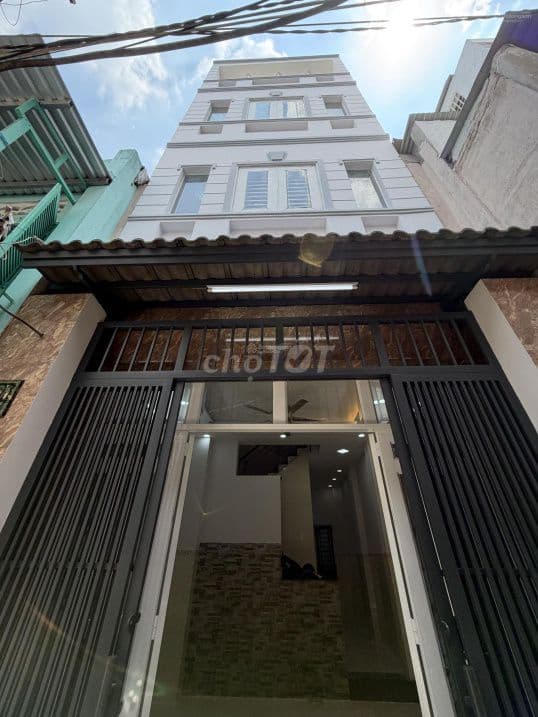 Nhà đẹp 4 tầng gần MT Phạm Văn Chí, Quận 6, 4x9m 4PN 3WC hẻm nhựa