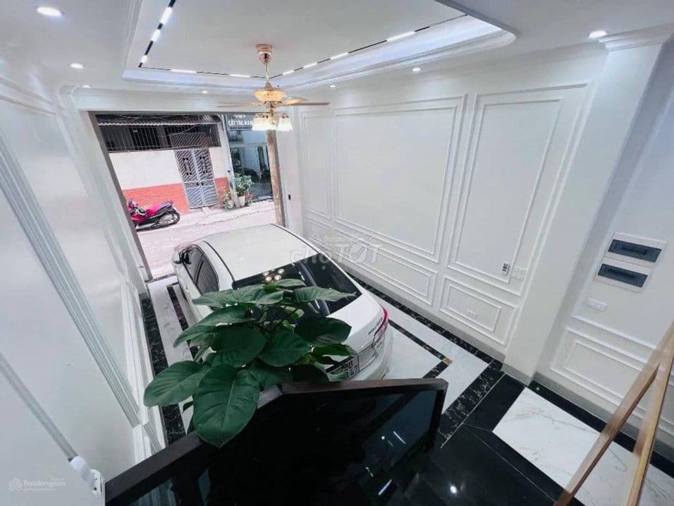 Phân lô Hoàng Quốc Việt, 6 tầng thang máy, ô tô đỗ cửa, kinh doanh, 52