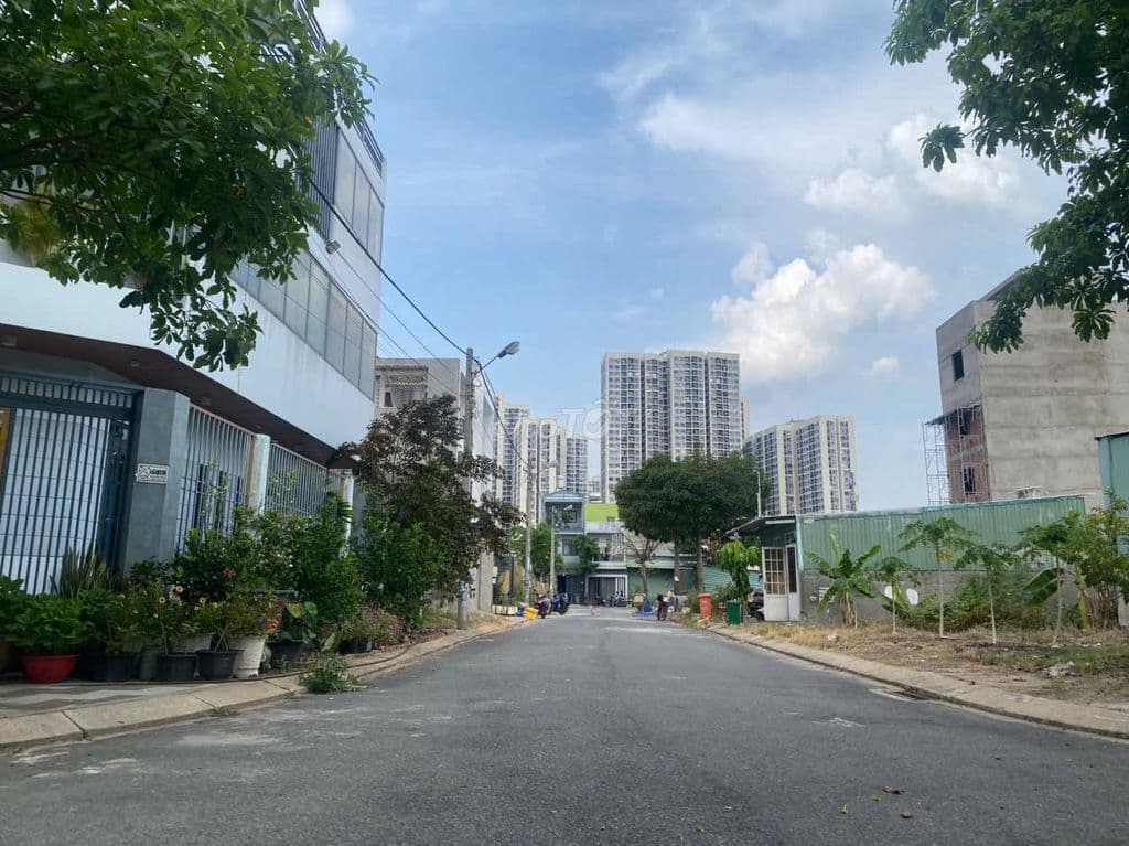 Bán lô đất KDC 545 Châu Long ngay đối diện Vinhomes Quận 9