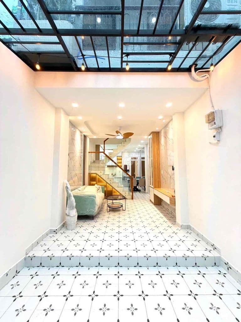 BÁN NHÀ 44m2 HẺM OTO