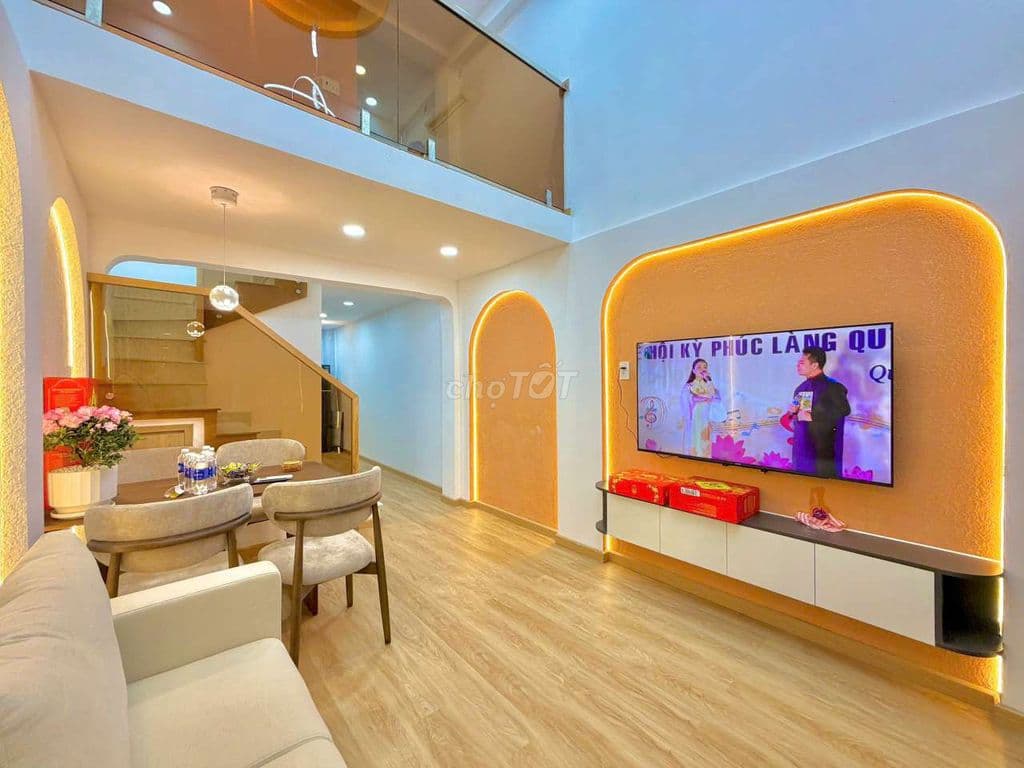 Nhà Đẹp Full Nội Thất_ 1 Trệt 2 Lầu 4 Phòng_ Vào Ở Ngay_ Chỉ 5.28 Tỷ - Ảnh 2