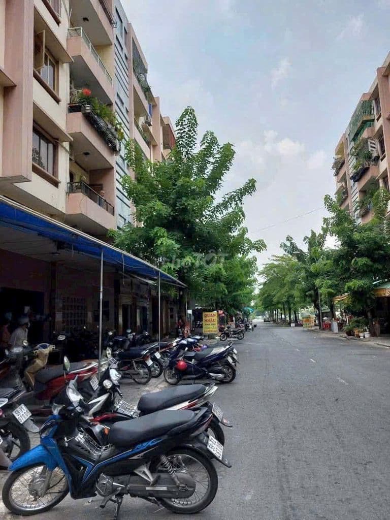 Bán tầng trệt chung cư Sơn Kỳ DTSD 140m2