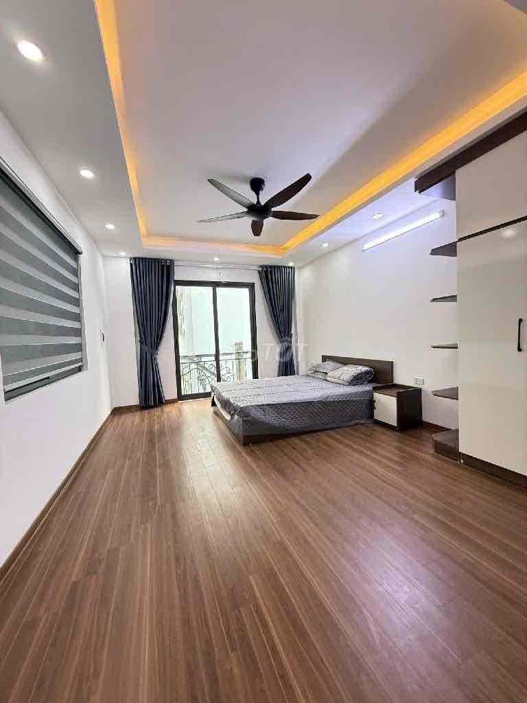 BÁN NHÀ NGUYỄN VĂN CỪ - 35M2 x 5 TẦNG - Ô TÔ ĐỖ CỬA - GIÁ CHỈ 6.8 TỶ