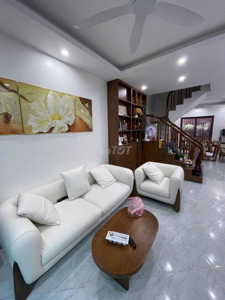 bán nhà Hữu Hoà - KIM GIANG-CẦU TÓ - 5 tầng mới