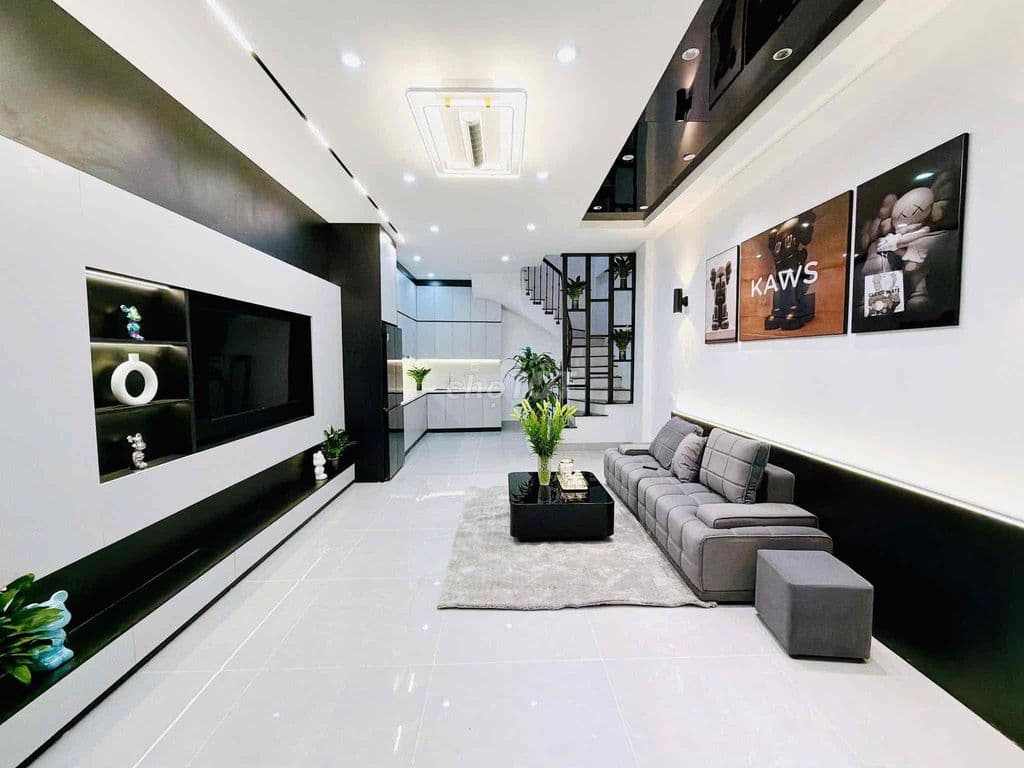 PHỐ THỊNH QUANG – ĐỐNG ĐA – NHÀ ĐẸP Ở NGAY - GẦN PHỐ - DT 38M2