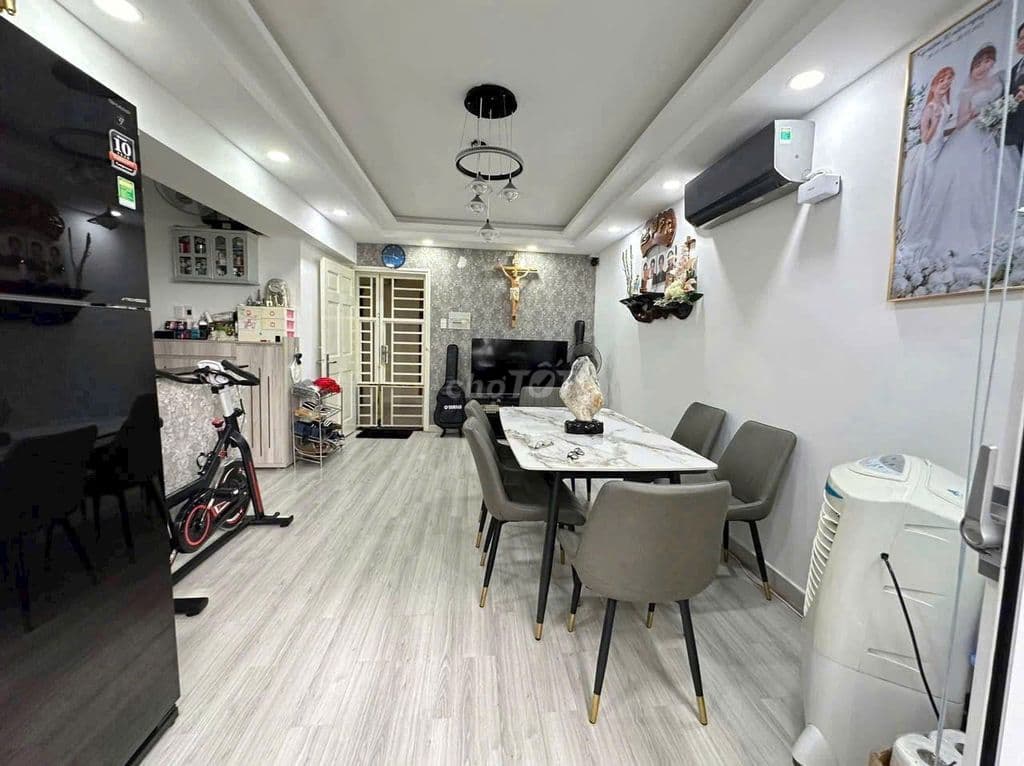 Chính chủ bán căn hộ 2pn chung cư Bàu Cát 2 Lô A chỉ 3ty2