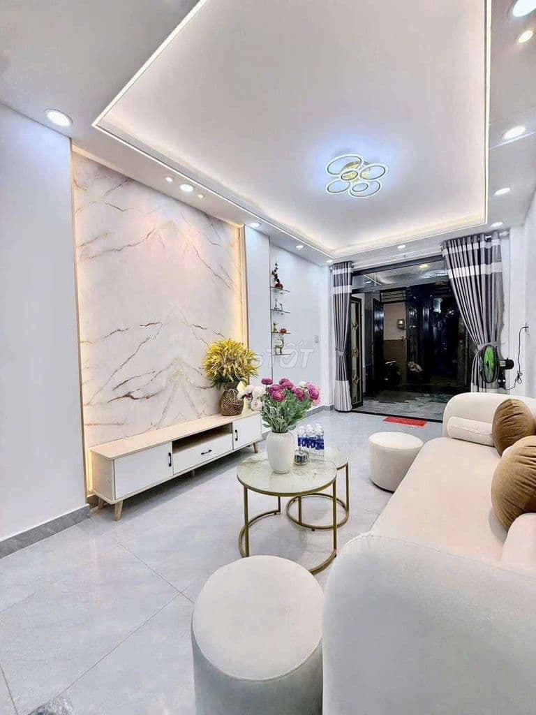 Hẻm ô tô thông Thống nhaat