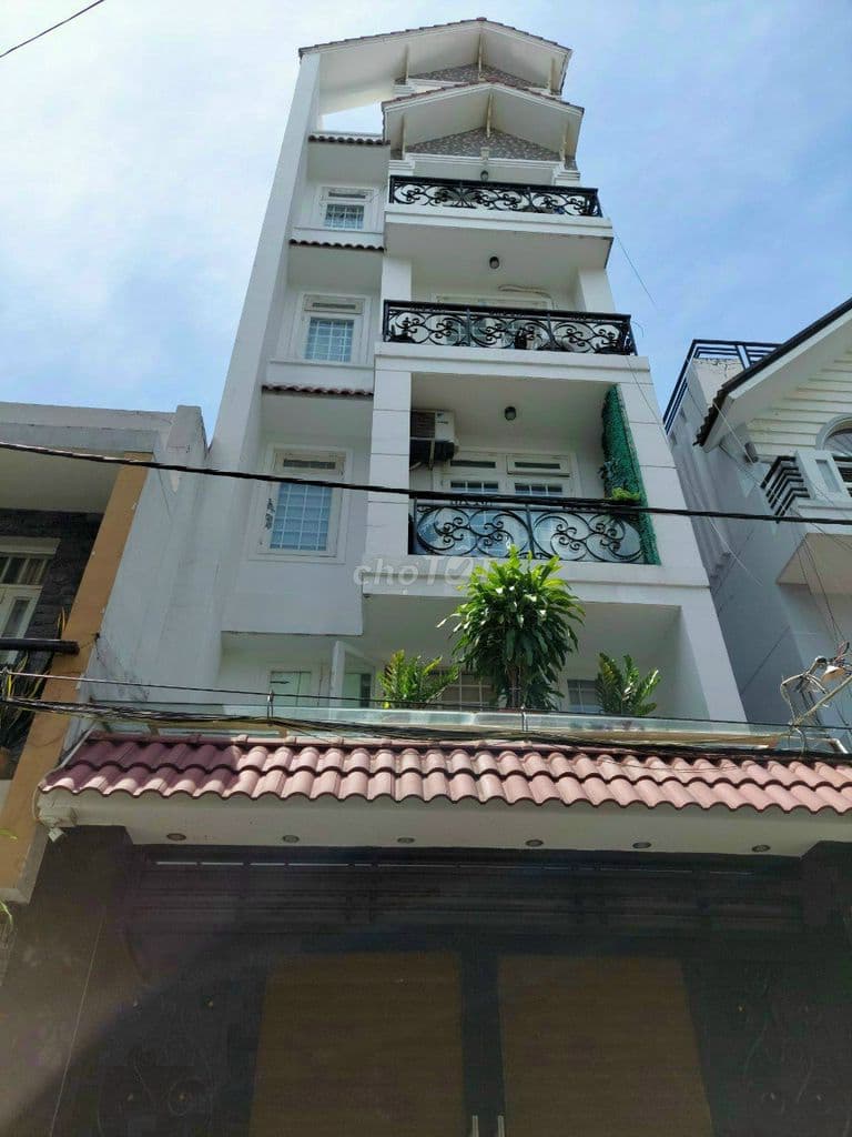 NGộp. cho thuê 45 tr/ th, hẻm 6m, DT: 4,5x18 .5 lầu,thang máy, 10,7 tỷ