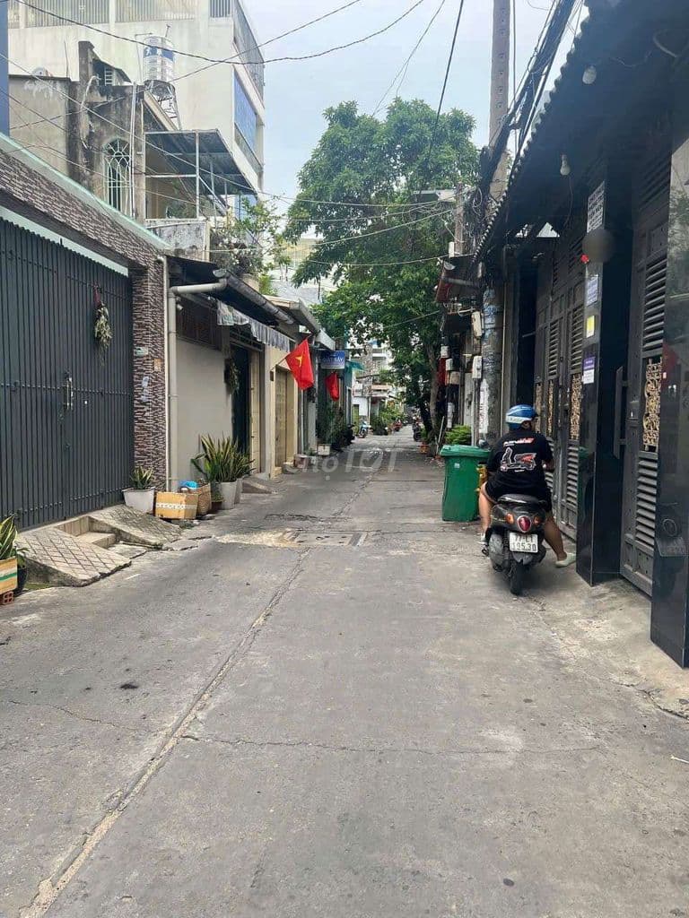 nhà H4m thông Âu Cơ 2 tầng 37m đất giá rẻ - Ảnh 2