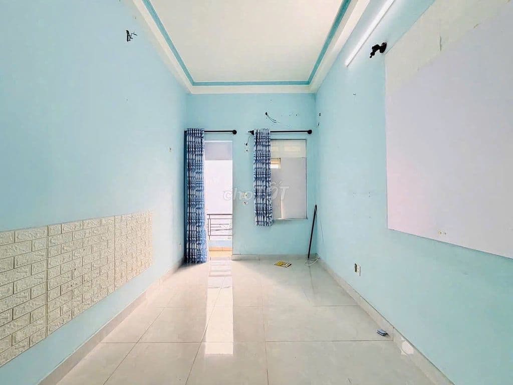 Vỡ nợ bán gấp SHR - Nhà hẻm Q12 - Giá 1ty5