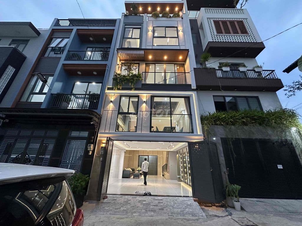 Giảm 700 Triệu Siêu Phẩm Ngang 5.5m Có Phòng Master