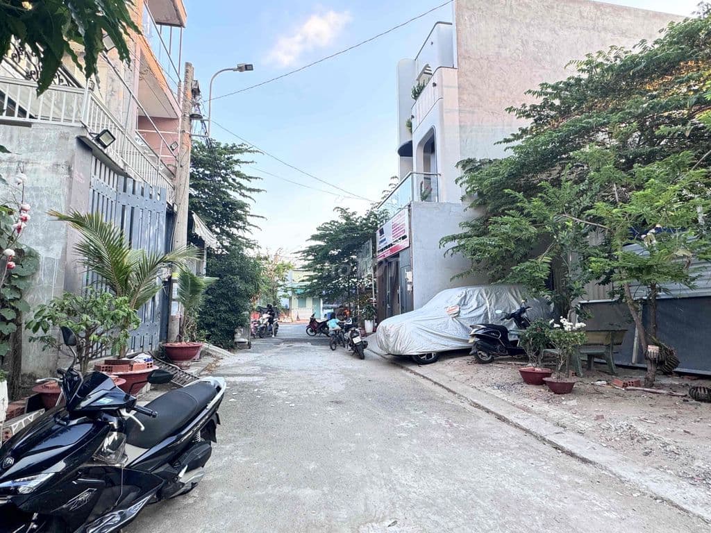 Bán Nhà 3 Tầng Sân Thượng Ngay Chợ Long Trường P. Long Trường Q9 TpHCM - Ảnh 2