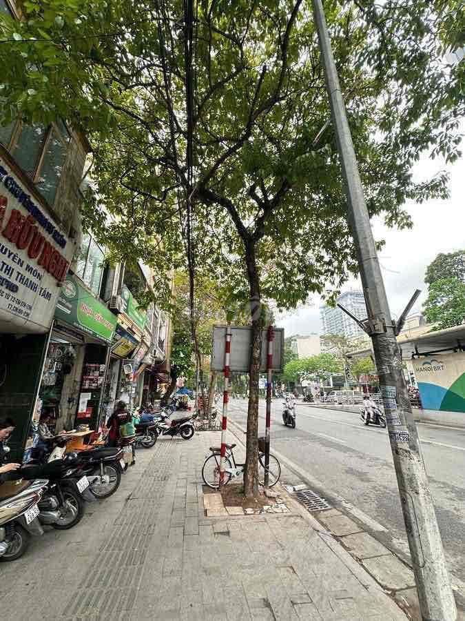 MẶT PHỐ - GIẢNG VÕ - VỈA HÈ RỘNG - KINH DOANH VỊ TRÍ ĐẸP - TIẾP GIÁP Đ