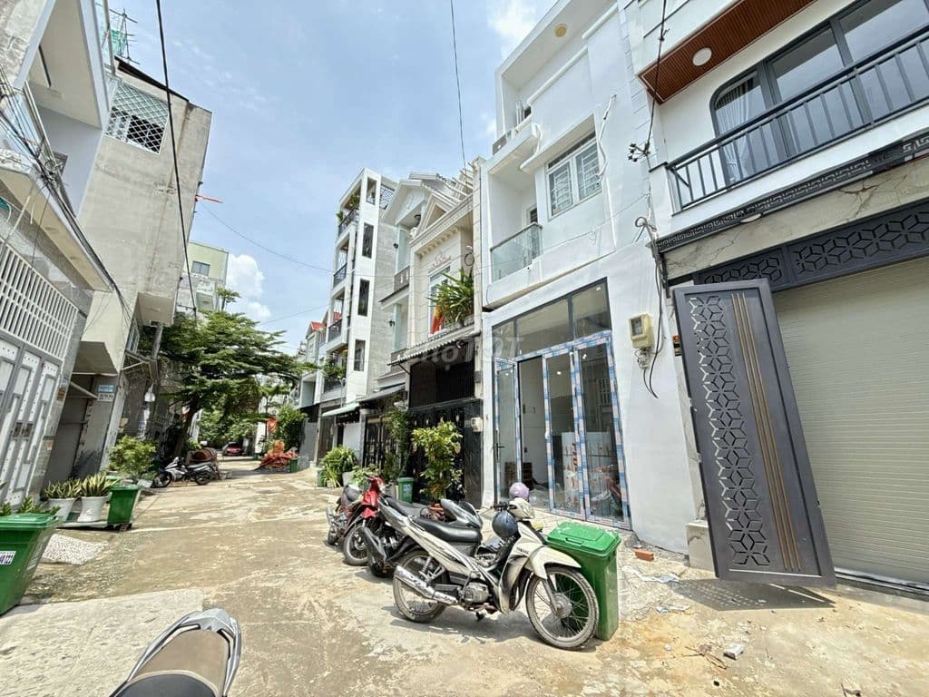 Nhỉnh 6 tỷ xíu Siêu Phẩm 4 Tầng Hẻm 7m Đường Thạnh Lộc 37 - Ảnh 3