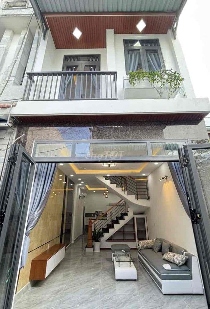 NHÀ PHỐ ĐÚC 1 LẦU 2 PHÒNG NGỦ 2 TOLET ĐƯỜNG HT 35. TÂN THỚI HIỆP