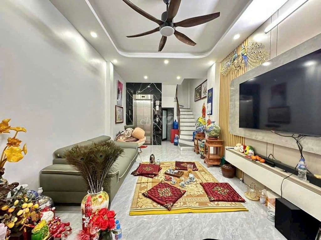 Bán nhà Thang Máy đẹp ô tô đỗ bãi ô tô sát nhà hơn 8 tỷ - Ảnh 3