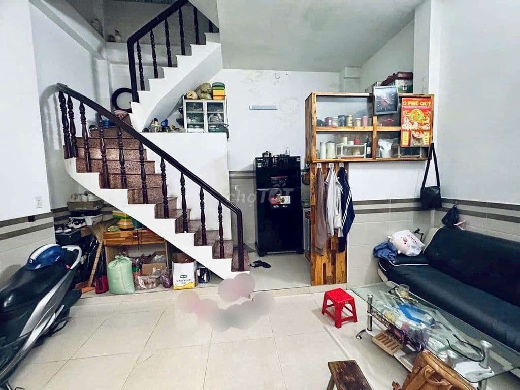 Ngang khủng 5m. Nhà 3 tầng gần chợ Tân Bình. Gía chỉ 5,6 tỷ, còn bớt - Ảnh 2