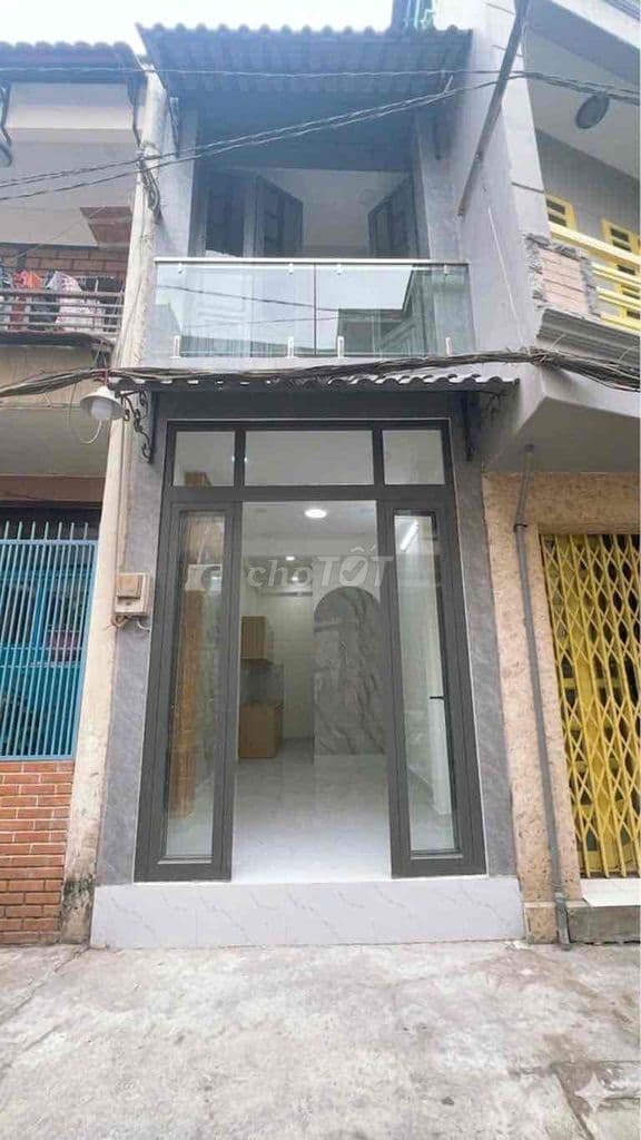 Bán Nhà Quận 4 – Phường Xóm Chiếu – Cách mặt tiền Đoàn Văn Bơ chỉ 50m