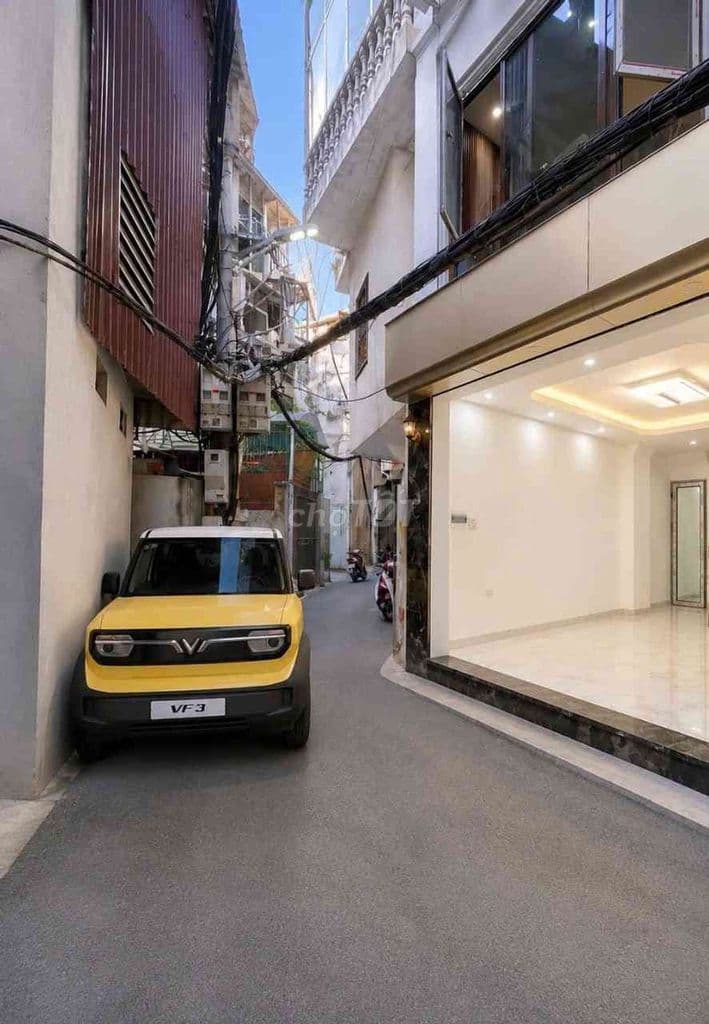 Cực Hiếm , Nhà mới thang máy 35m ,6 tầng , ôtô VF3 đỗ cửa