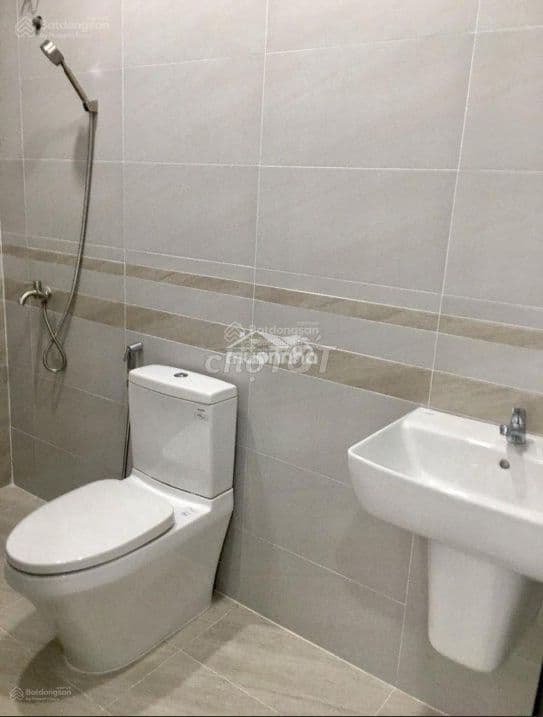 Thuê gấp chỉ với 1 triệu đi bộ 50m tới Đại Học Y Dược - Ảnh 2