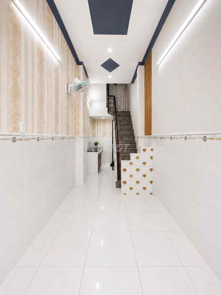 BÁN NHÀ Q11, ĐƯỜNG LẠC LONG QUÂN, PHƯỜNG 3, 3 LẦU, 3PN, 2WC, HXH, SHR - Ảnh 2