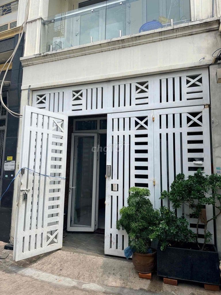 Nhà hẻm Âu Cơ, cách MTĐ 20m