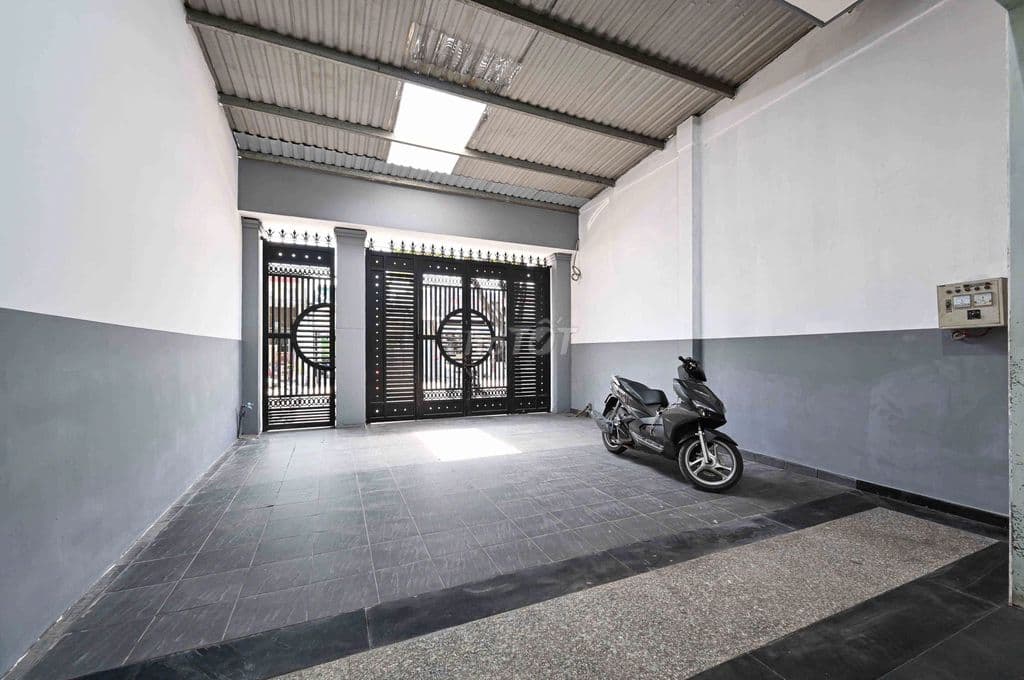 NHÀ MẶT TIỀN 5 TẦNG CÓ THANG MÁY - NGUYỄN THỊ KIỂU, QUẬN 12, DT 5x24 - Ảnh 2