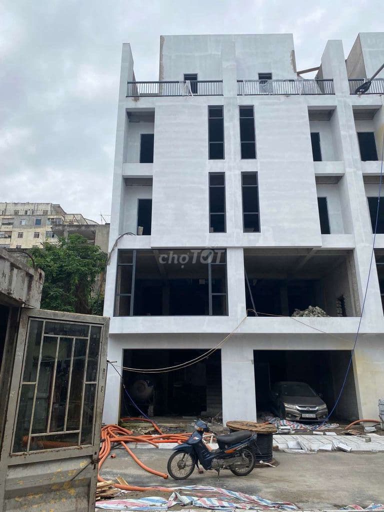 2 căn liền kề ngoại giao tại 61 lạc trung hai bag trưng hà nội