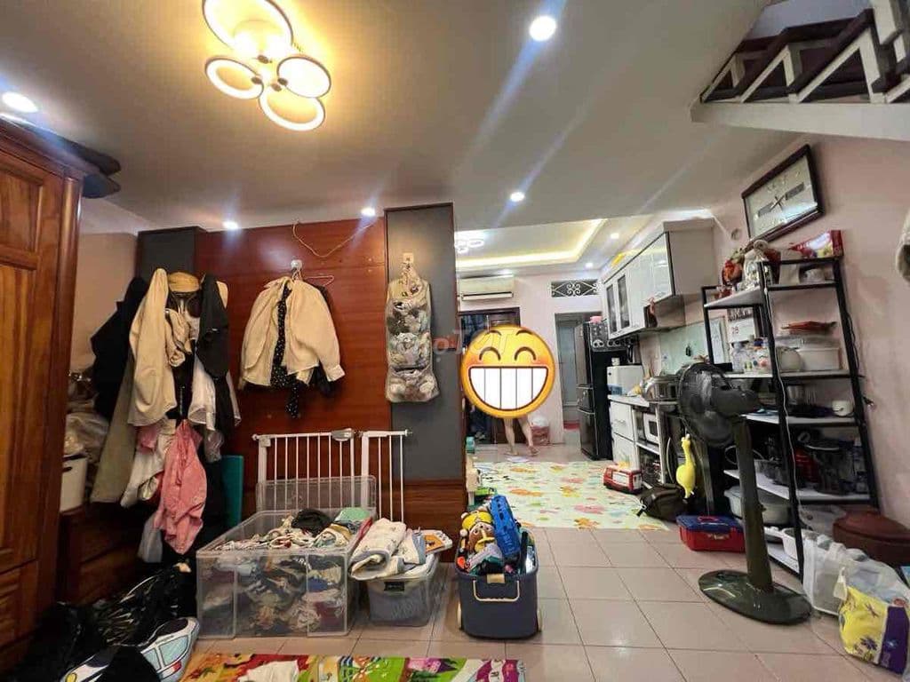 Siêu hiếm 5 tỷ sổ đỏ 45 m2 tầng 2 tt phố Lý nam Đễ 3 ngủ sát phố
