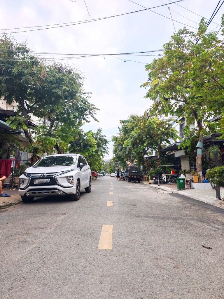 Khu VIP Phước Bình Q9 - Nhà Mặt Tiền 120m - 10,8 tỷ - Đường Xe Tải