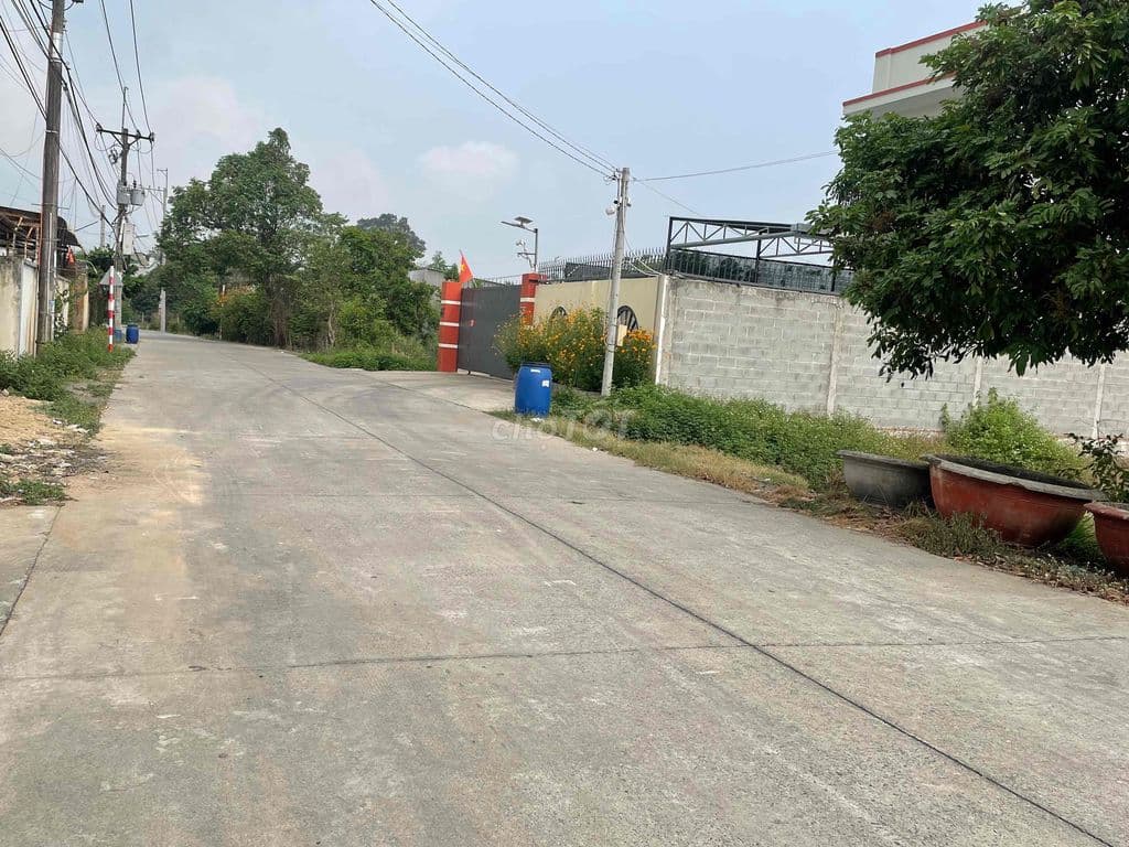 Đất thổ chư 200m2 , Giá 1tỷ9 , sổ sẵn. - Ảnh 2