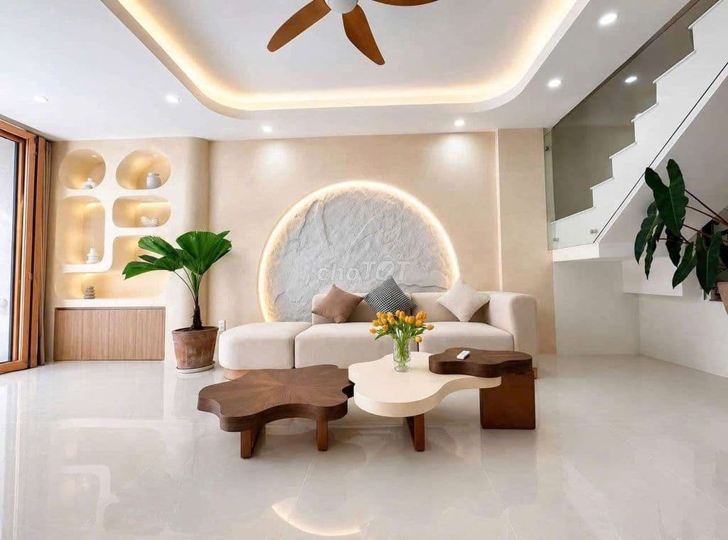 Nhà hai mới mặt tiền giáp phú mỹ hưng - Ảnh 2