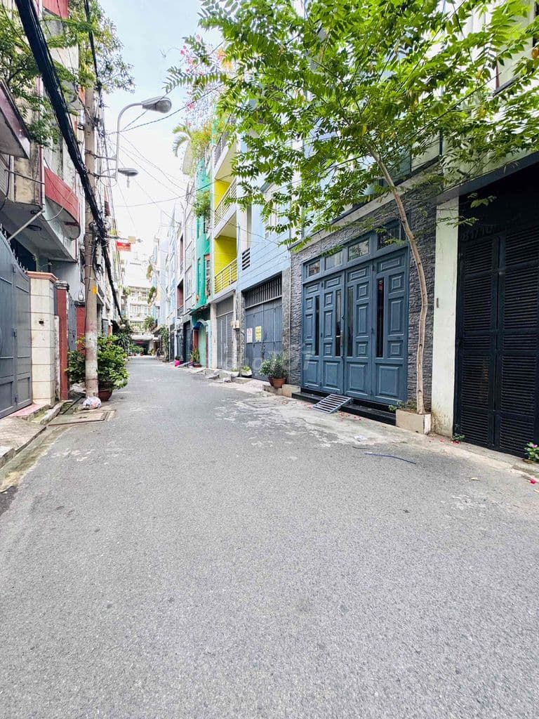 Tân Bình - Xe Hơi Thông - Khu Cao Tầng - 61M2 4.1 x 15 - Vuông Vức