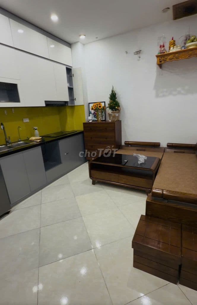 Tôi bán CCMN GIÁP NHẤT 50M² 2PN Full NT – SỔ ĐỎ Thang Máy, Ô TÔ ĐỖ CỬA